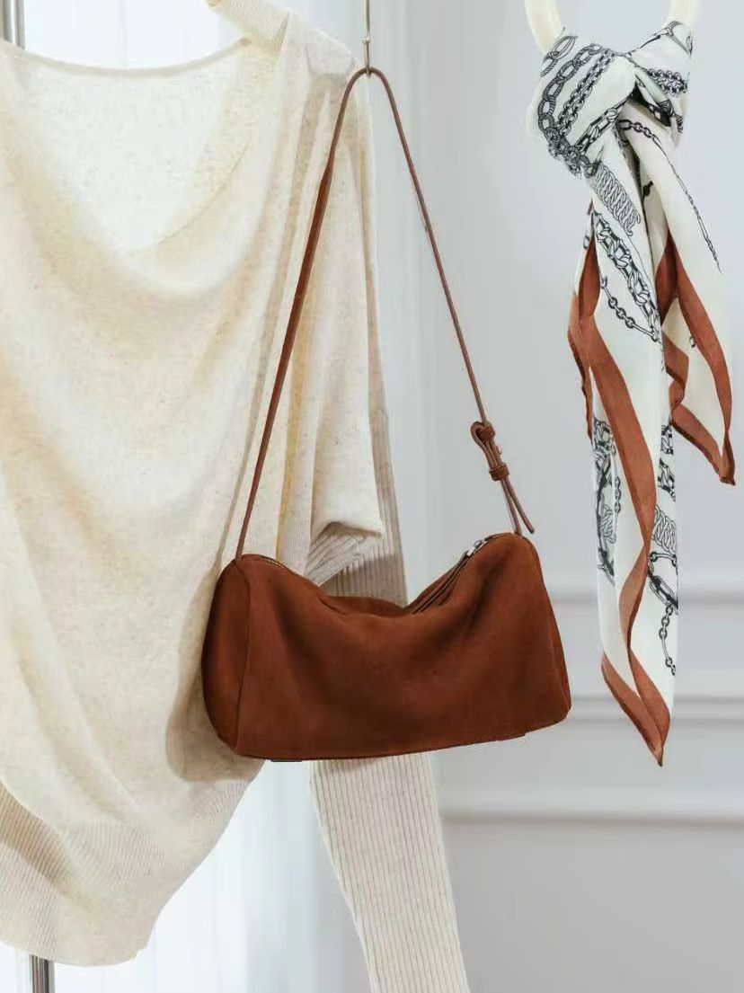 무광 스웨이드 소가죽 원통형 숄더 크로스백 레트로 심플 - Women Bags 2026 Trends 리뷰 및 가격